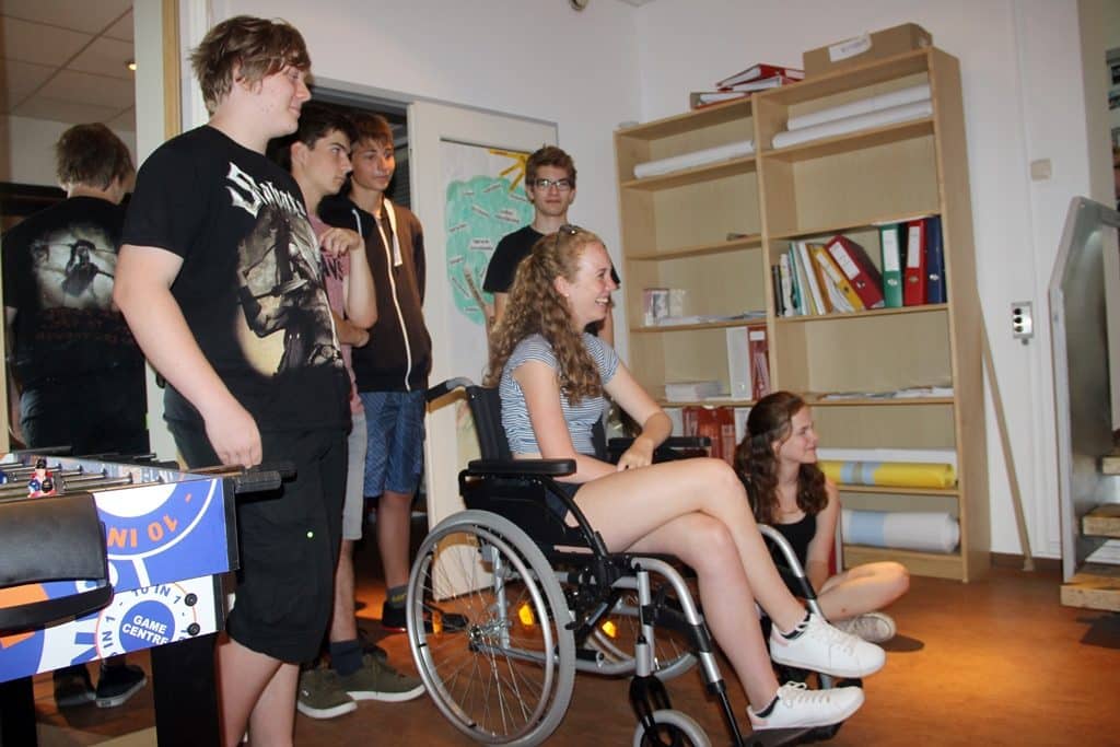 Eine Klasse vom BRG besucht die BEKU