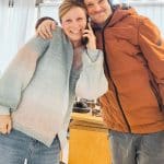 Ein Teilnehmer umarmt eine Kollegin im DHW.