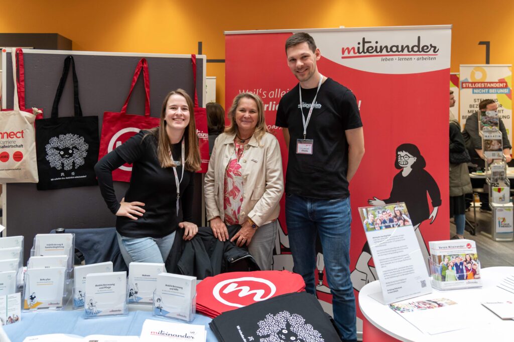 Ein Gruppefoto von dem Miteinnader Team auf der Connect